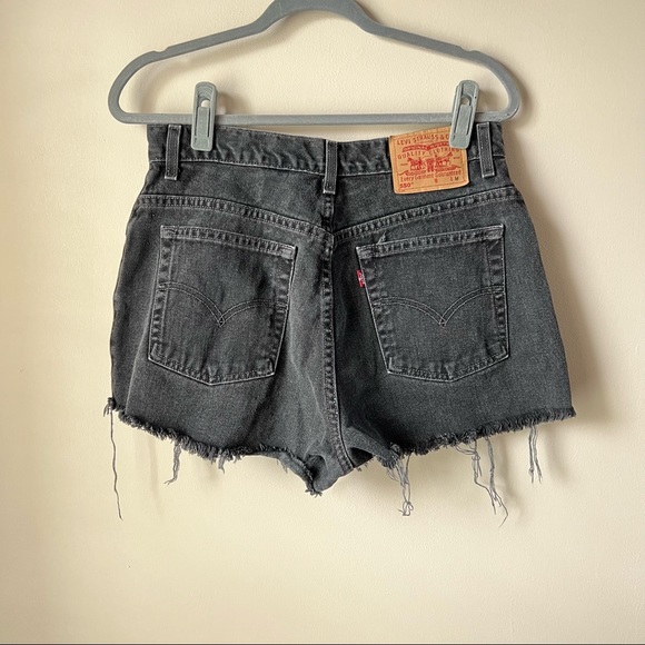 Levi’s 550 High Waist Dark Wash Cutoffs size 30 - Picture 2 of 7